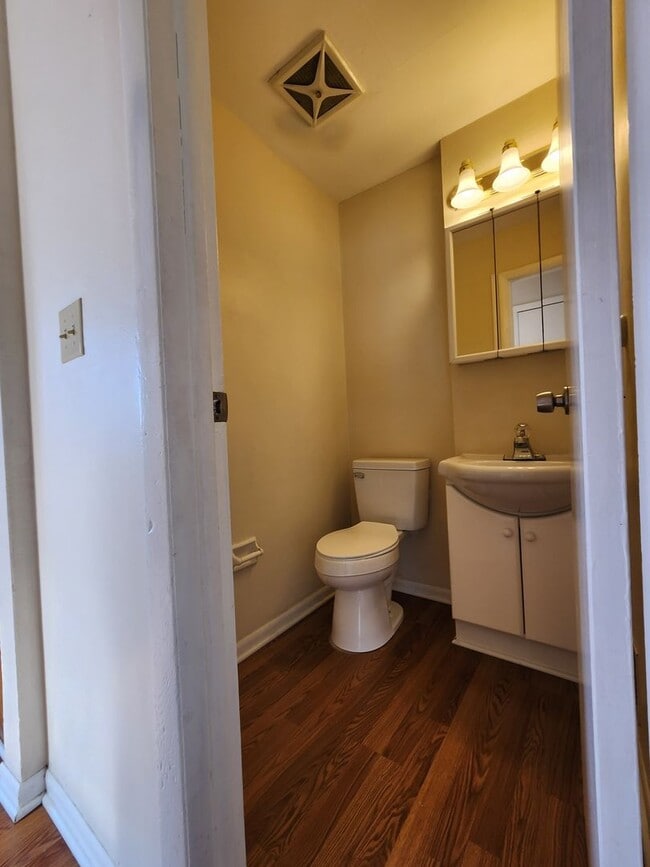 Building Photo - 2527 Sonora Dr