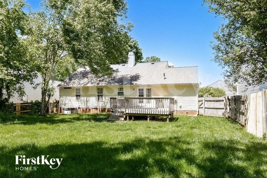 Building Photo - 7121 Taunton Dr