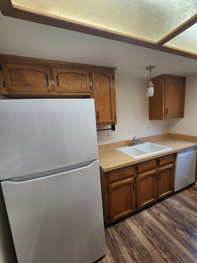 Building Photo - 2 Bed, 1 Bath Single Level Grover Beach Condo- Small Pets Considered