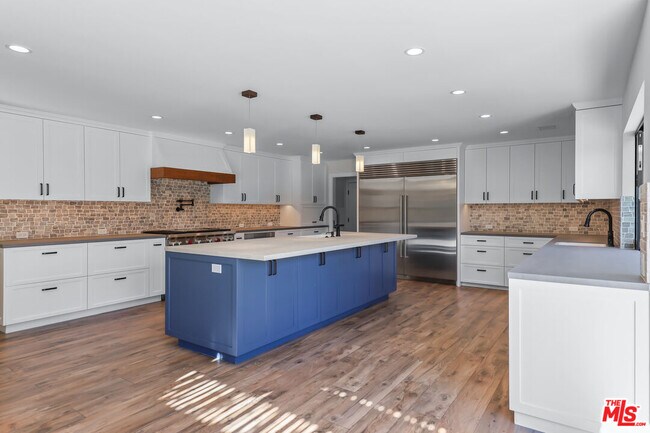 Building Photo - 4744 Haskell Ave