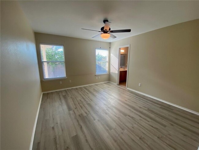 Building Photo - 111 Salado Dr