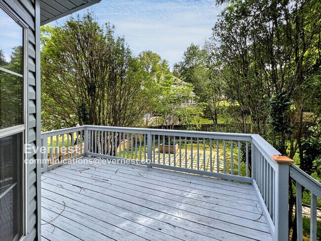 Building Photo - 205 Camellia Dr