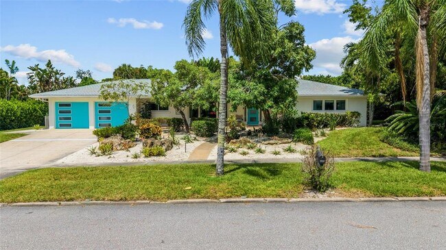 Building Photo - 7739 Westmoreland Dr