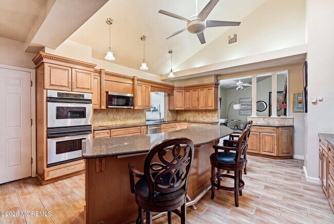Building Photo - 470 Monmouth Pl