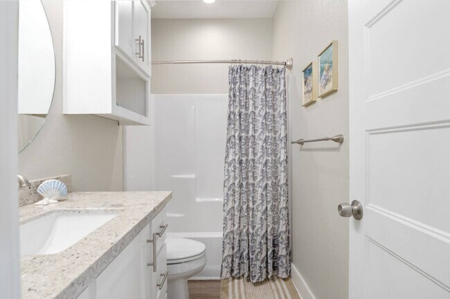 Building Photo - 943 Gulf Shores Dr