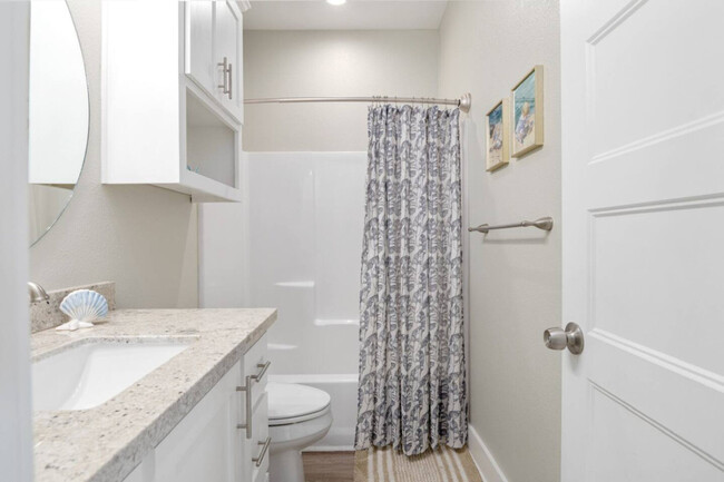 Building Photo - 947 Gulf Shores Dr