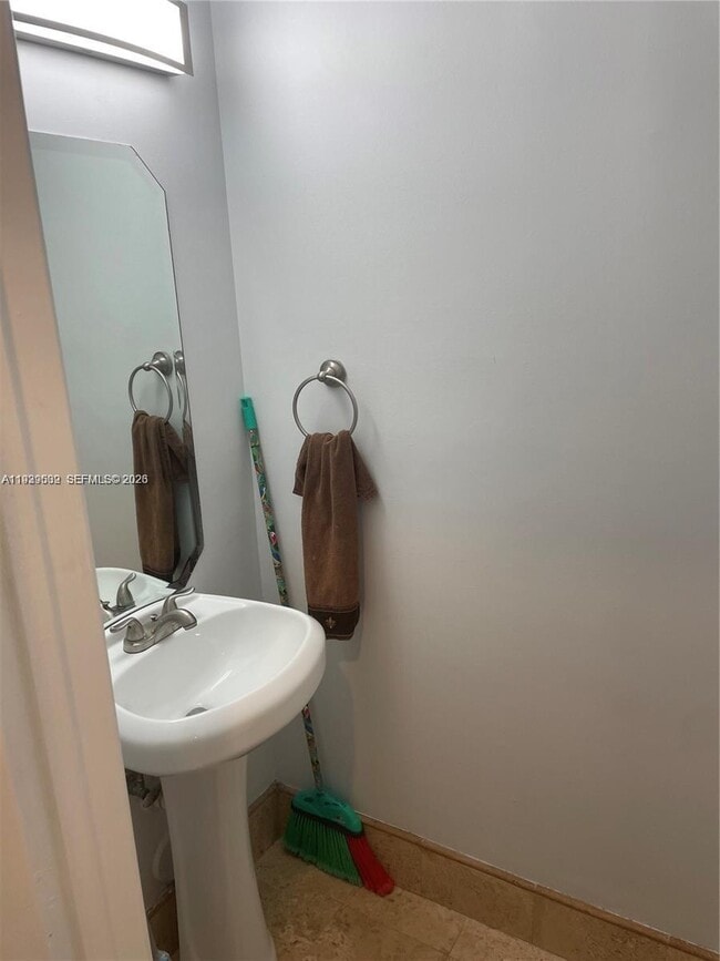 Building Photo - 1552 NW 135th Ave