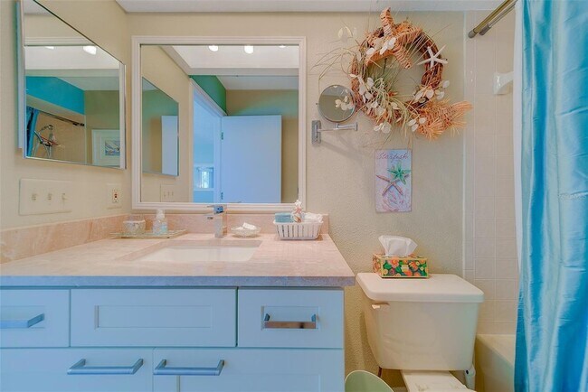 Building Photo - 911 Harbour House Dr