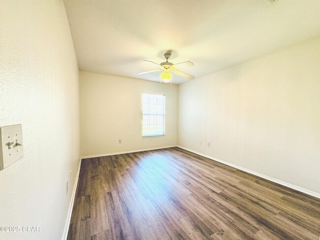Building Photo - 1402 Lighthouse Rd