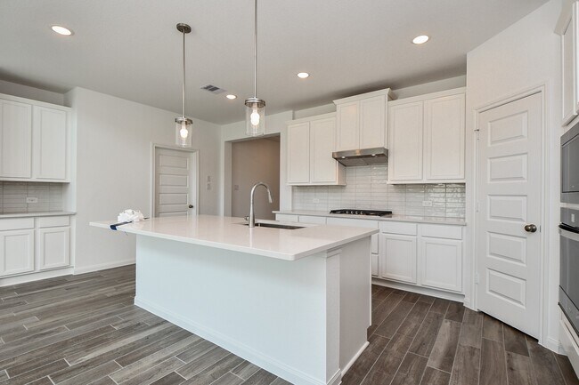 Building Photo - 7711 Pale Petunia Trl