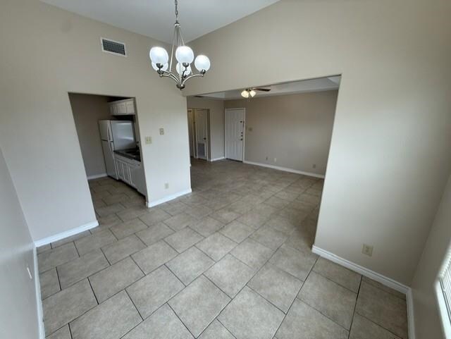 Building Photo - 2720 Camelot Dr