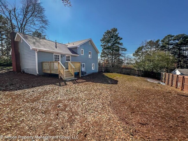 Building Photo - 1330 Hillcrest Dr