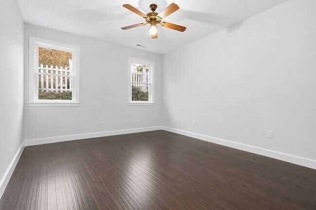 Building Photo - 288 Grove St