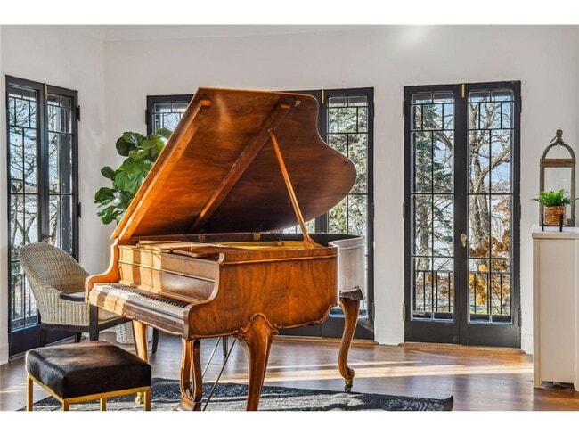 Building Photo - 4637 E Lake Harriet Pkwy