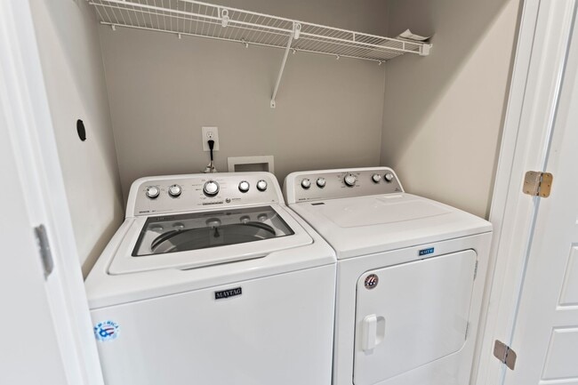 Building Photo - 2BR/2.5BA Townhouse For Rent in Houston Acres with first month 1/2 off!