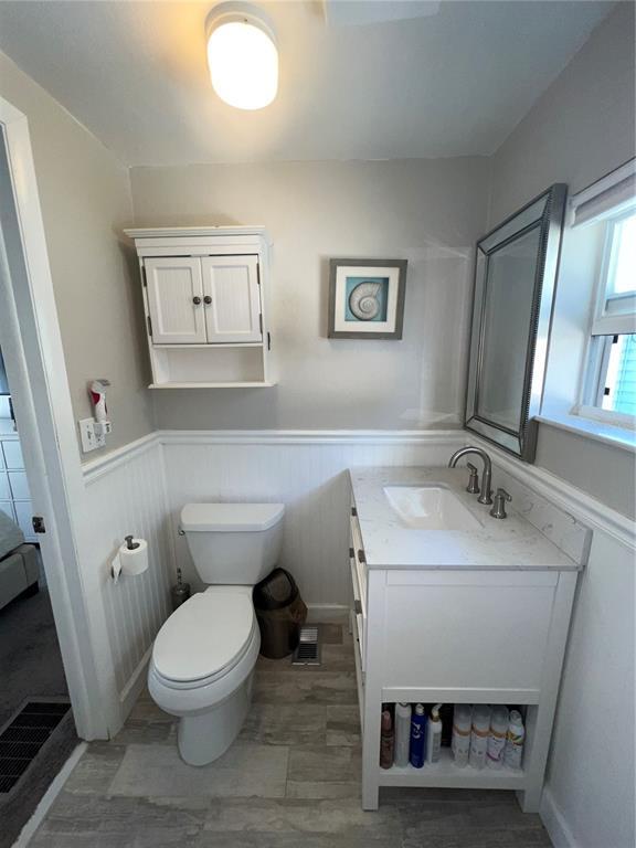 Building Photo - 428 Orangewood Dr