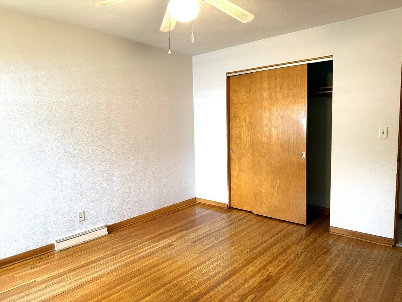 Building Photo - 827 Read St