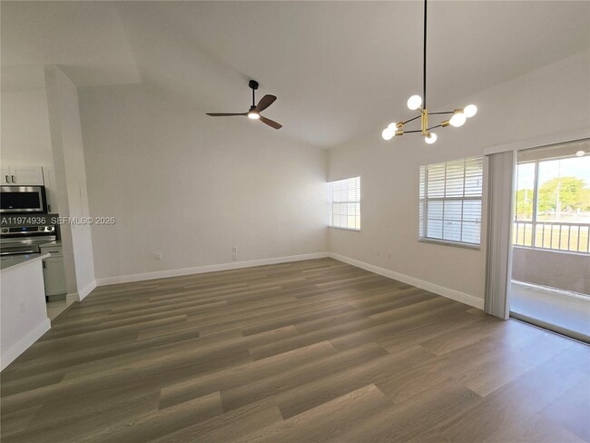 Building Photo - 2881 N Oakland Forest Dr