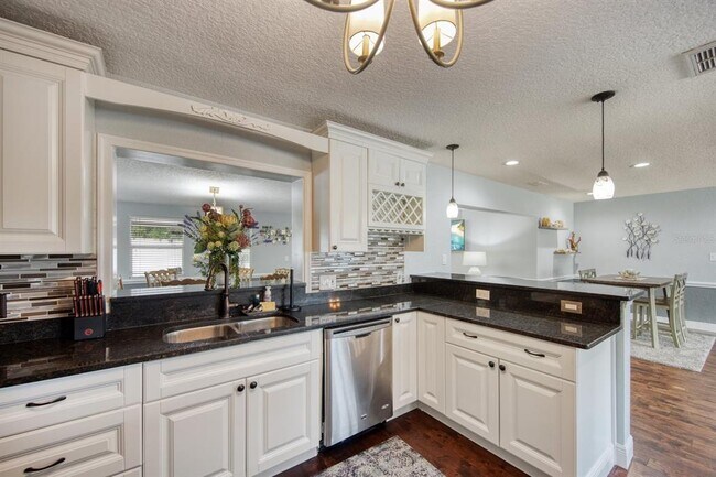 Building Photo - 3173 Fountainhead Dr