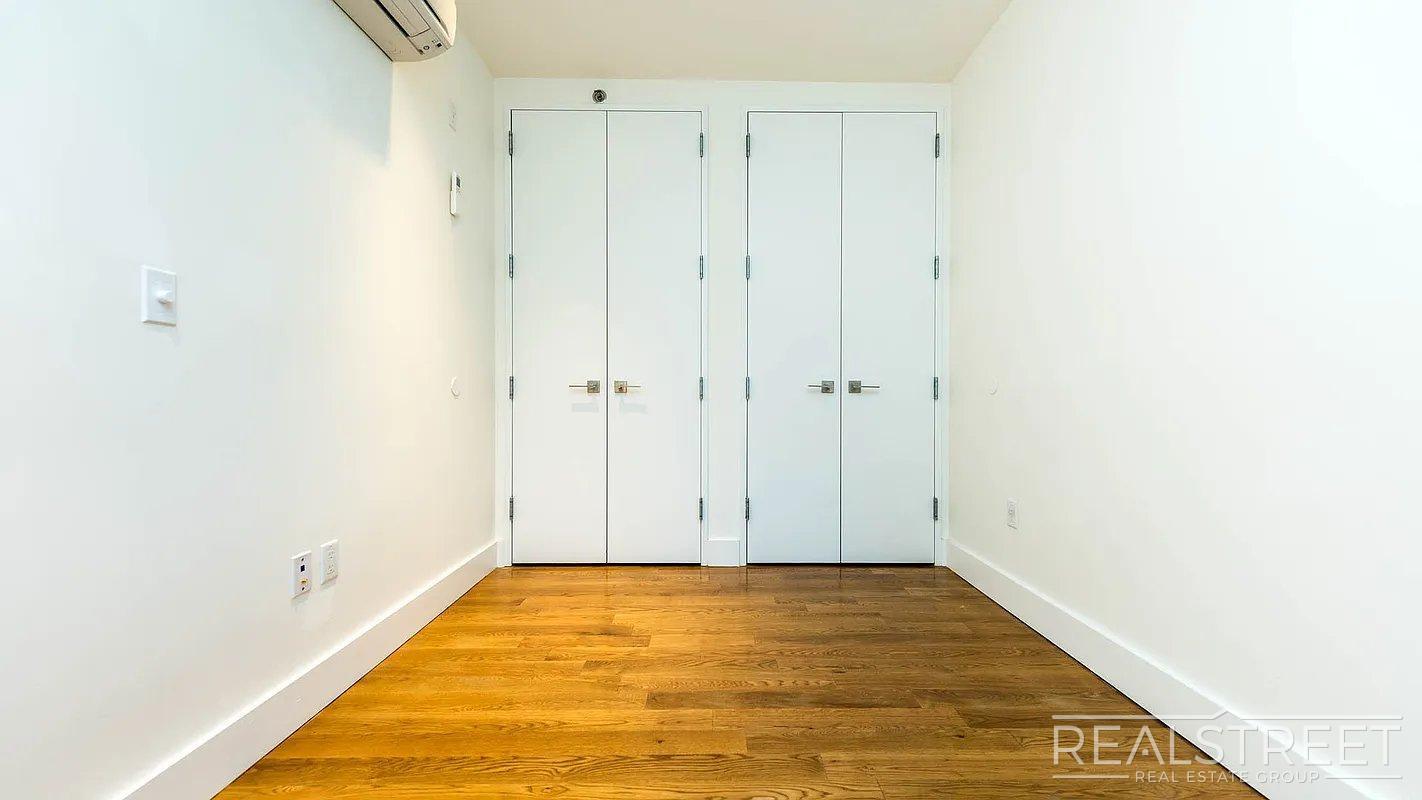 Building Photo - Ten Eyck Street