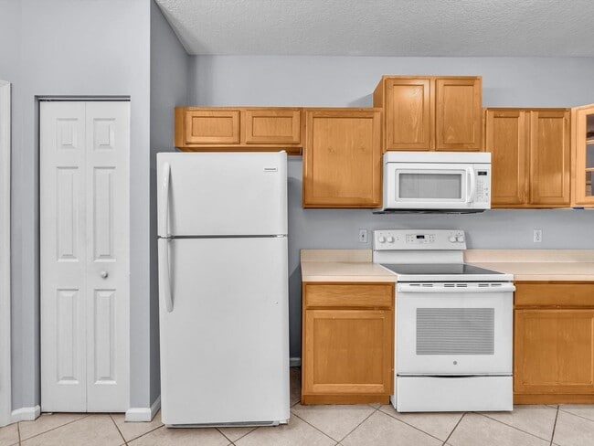 Building Photo - 21018 Vía Eden