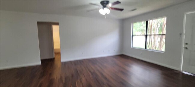 Building Photo - 386 Lamaloa Ln
