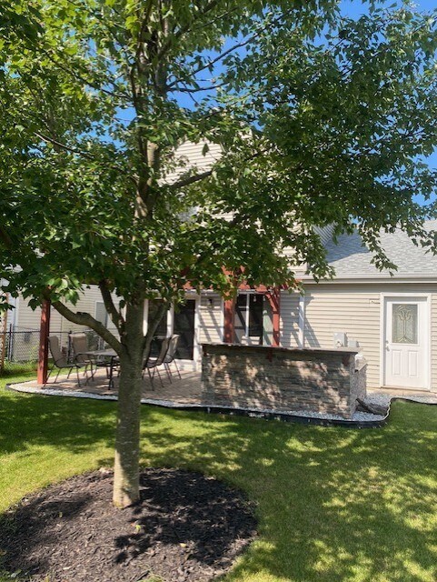 Building Photo - 2468 Hillsboro Ln