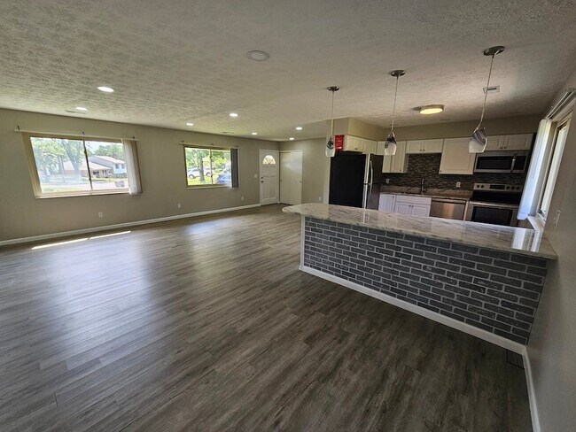 Building Photo - 7779 Cedar Wood Cir