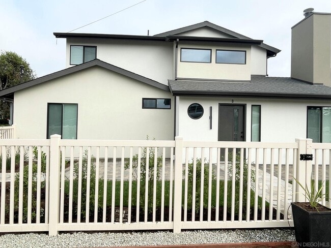 Primary Photo - 1093 N Vulcan Ave