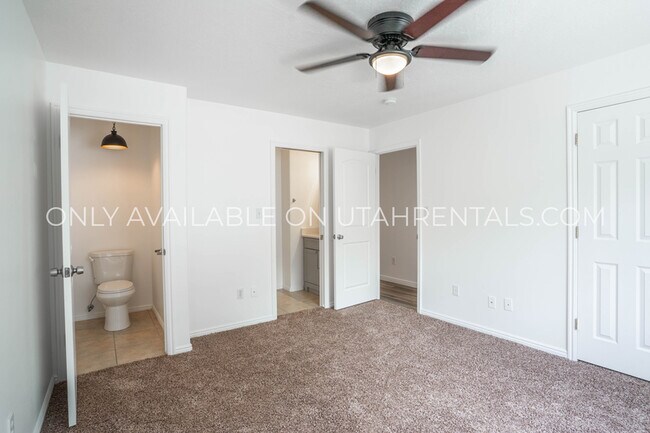 Building Photo - 2051 S State St