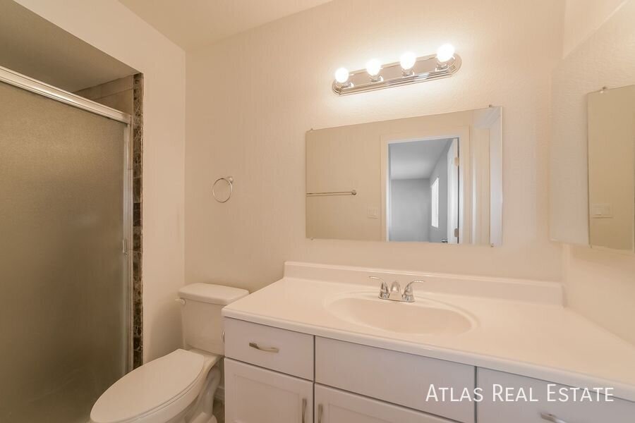 Building Photo - 5006 W Torrey Pines Cir