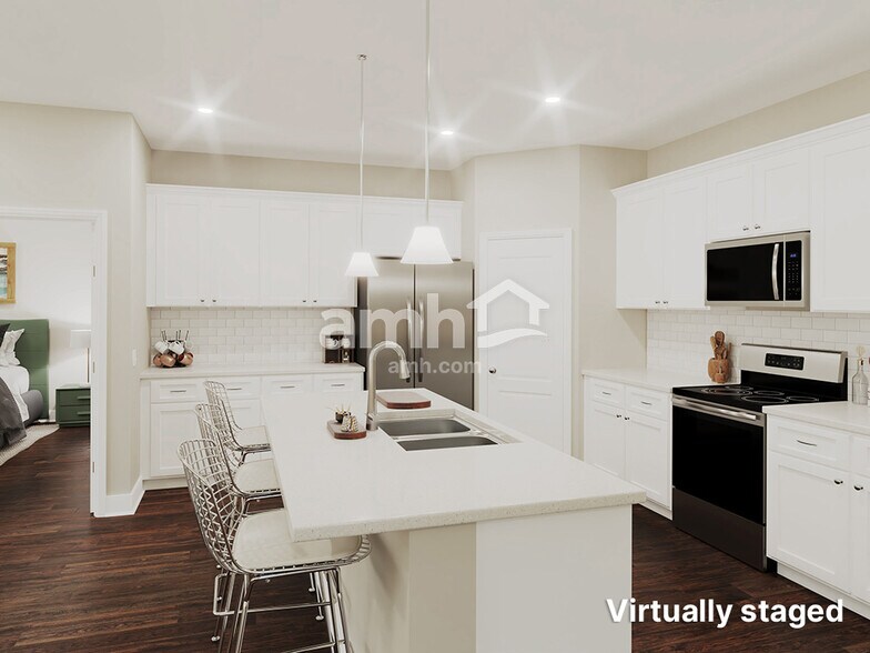 Building Photo - 4329 Longfellow Dr