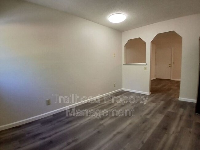 Building Photo - 1314 E Frederick St
