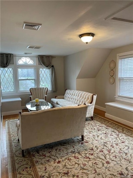 Building Photo - 21 Clinton Ave