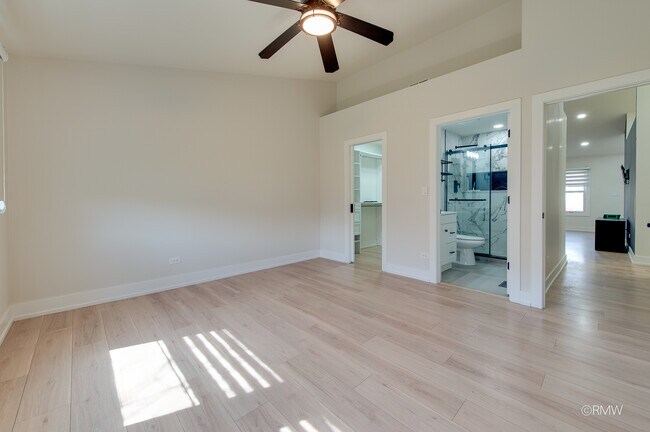 Building Photo - 359 Chaparral Cir