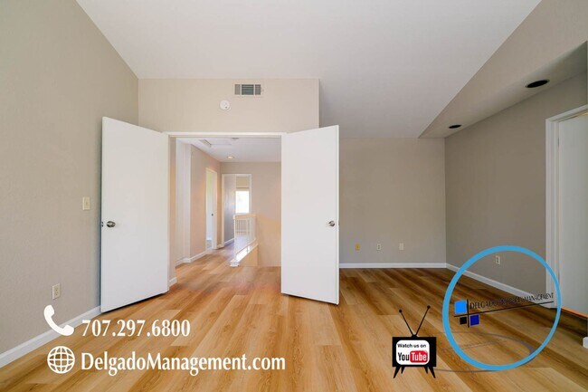 Building Photo - Completely remodeled Glen Cove 5 bed home