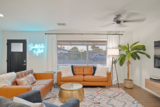 Building Photo - 3207 N 69th Pl