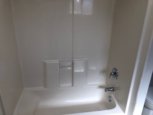 Building Photo - 5455