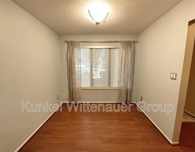 Building Photo - 1126 Woodgate Dr
