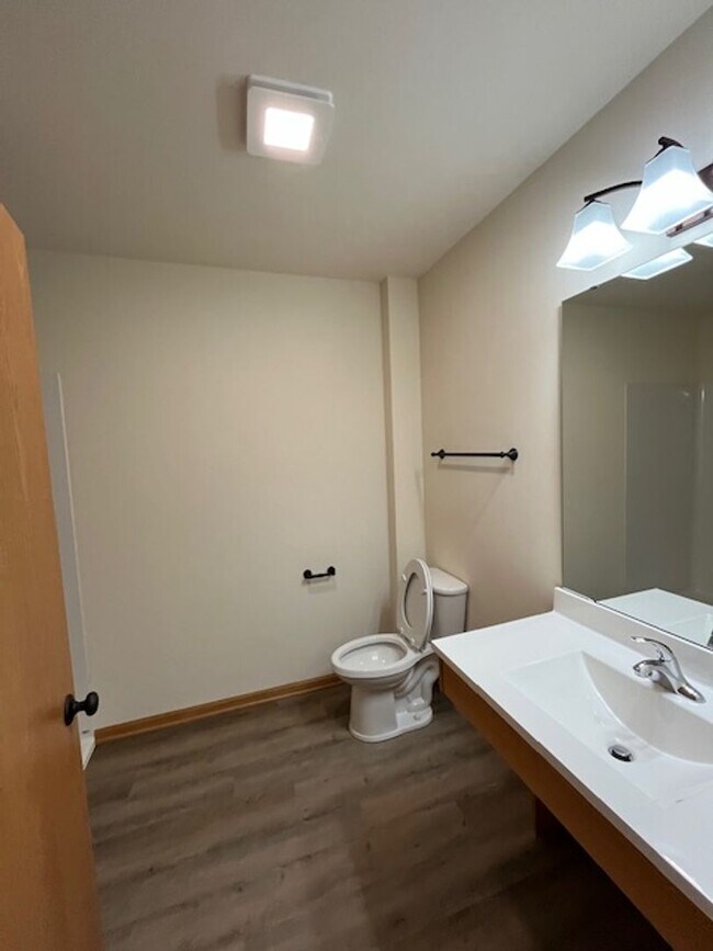 Building Photo - 312 Woodcrest Ln