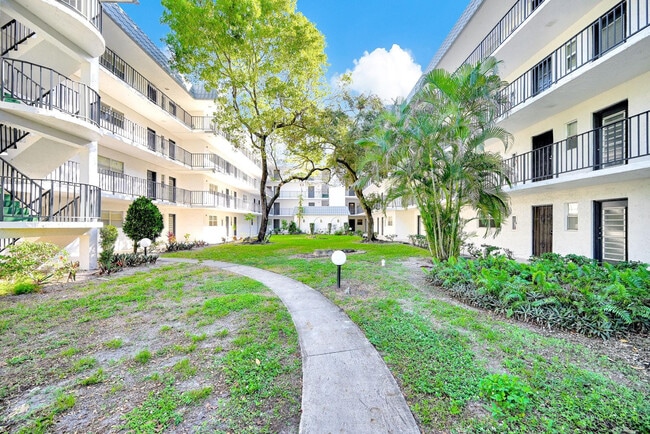 Building Photo - 3360 Spanish Moss Terrace
