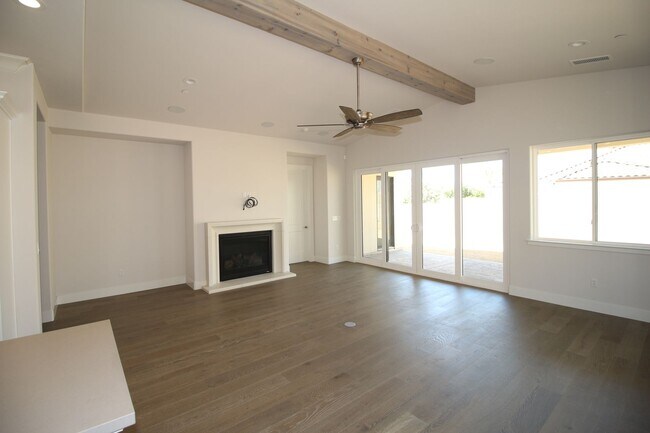 Building Photo - Beautiful Gary McDonald Home in Gated Community