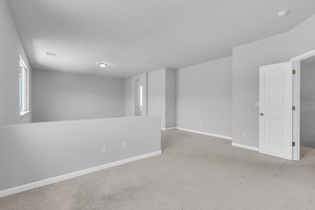 Building Photo - EXTRA LARGE HOME AND LOT... NESTLED IN THE ANTIOCH HILLS... 5 BEDS/3 BATHS/LARGE LIVING ROOM AND ...
