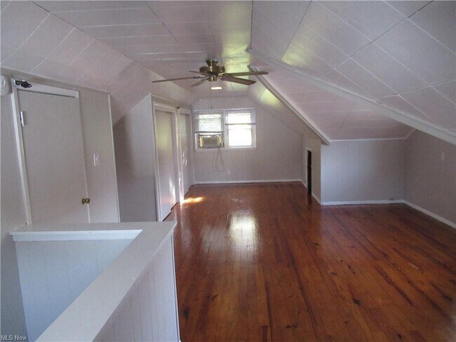 Building Photo - 535 Heather Ln