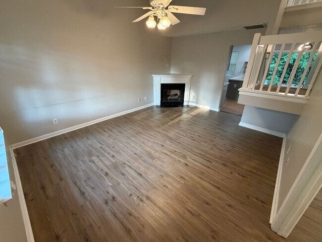 Building Photo - Beautiful 3-bedroom, 2.5-bathroom townhome