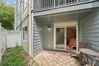 Building Photo - 1 bedroom in Seattle WA 98199