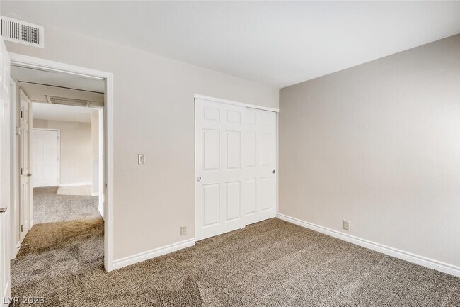 Building Photo - 5224 River Glen Dr