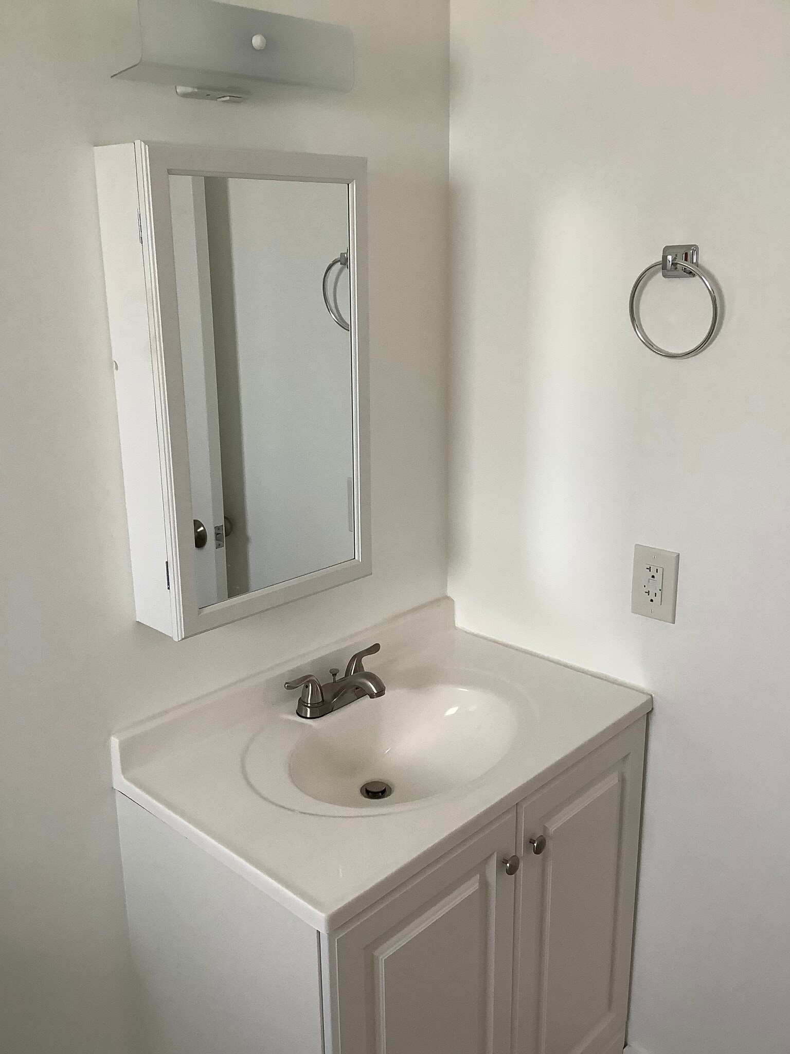 Primary Bathroom - 1818 Rodman St