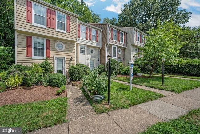 Building Photo - 1613 Fieldthorn Dr