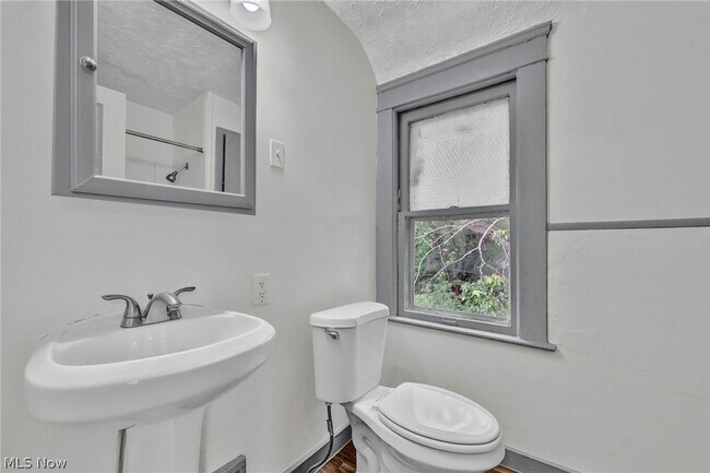Building Photo - 3341 E 145th St